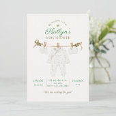 Beige en lichtgroene babyshower uitnodiging (Staand voorkant)