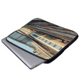 Beige en Maroon trein Laptop Sleeve (Voorkant onderkant)