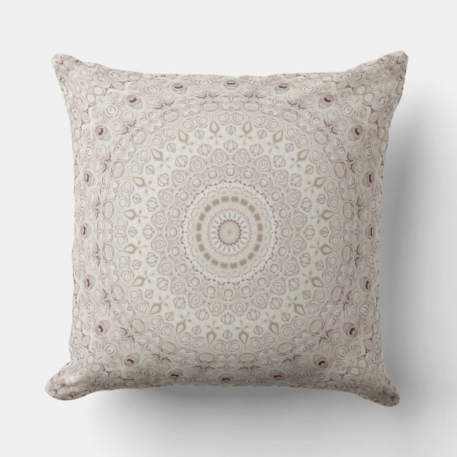 Beige en Taupe Mandala Patroonontwerp Kussen (Voorkant)