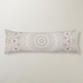 Beige en Taupe Mandala Patroonontwerp Lichaamskussen (Voorkant)