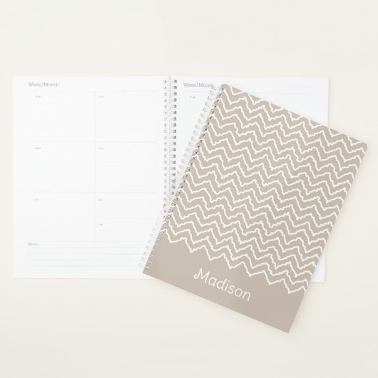 Beige En Witte Golvende Chevron Zigzag Met Naam Planner (Display)
