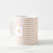 Beige en Witte Stripes Aangepast monogram Koffiemok (Voorkant links)