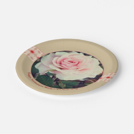 Beige en zacht roze papieren bordje (Gekanteld)