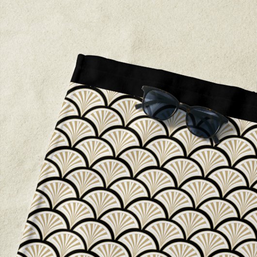 Beige en zwarte kunstdeco abstracte bloemen patroo strandlaken (In situ)