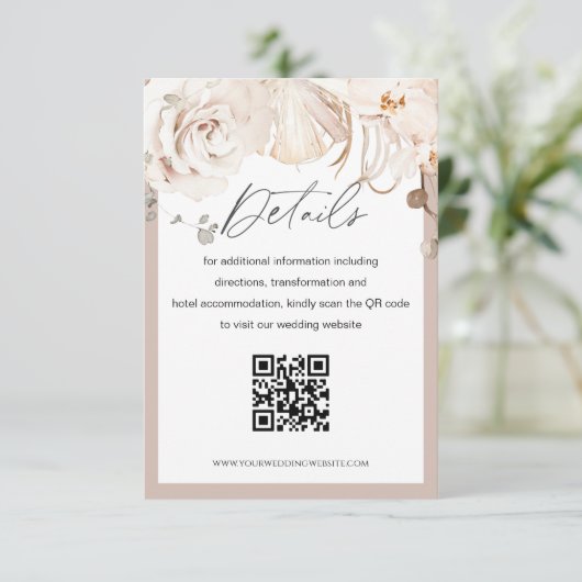 Beige florale tuin bruiloft QR-codetaart Informatiekaartje (Staand voorkant)