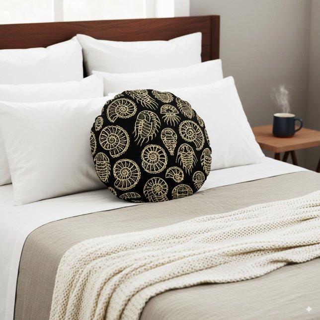  beige fossiel trilobiet-ammonietpatroon rond kussen (Creator heeft geüpload)