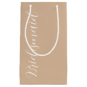 Beige gestileerde script bruidsmeisje trouwfeest klein cadeauzakje (Voorkant)