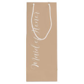 Beige gestileerde script getuige van de bruid wijn cadeautas (Achterkant)