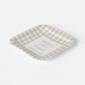 Beige Gingham Check Rustiek Baby shower Papieren Bordje (Gebogen)