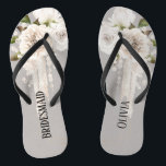 Beige Gray White Floral Weddining Bridesmaid Custo Teenslippers<br><div class="desc">Je zal van deze elegante en chic beige grijze textuur houden met geometrische witte parels met botanische florale ponen. De bijbehorende producten en de uitnodigingen zijn beschikbaar. Voel u vrij om de tekst aan uw behoeften aan te passen.</div>