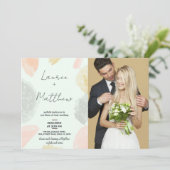 Beige Grijs Bruiloft Uitnodigingen met foto (Staand voorkant)