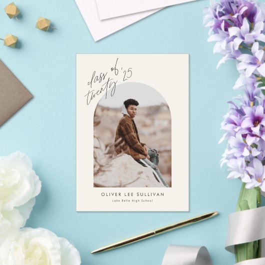 Beige Klasse van 2025 Arch Photo Afstuderen Acryl Uitnodigingen (Insitu (Huwelijk))