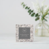 Beige Linen Elegant Floral | Monogram Medallion Vierkante Visitekaartje (Staand voorkant)