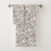 Beige Linen Gray Dainty Floral Pattern Bad Handdoek (Insitu)