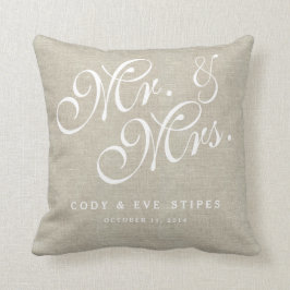 Beige Linen Initialen Mr. en Mrs Wedding Pillow Kussen