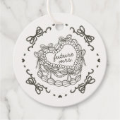 Beige Lint Retro Hart Coquette Cake Bruidsmeisjesf Bedankjes Labels (Voorkant)