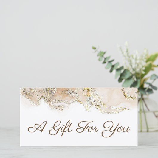 beige marmering ontwerp cadeaubon (Staand voorkant)