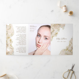 Beige marmerontwerp drievoudige brochure drieluik kaart