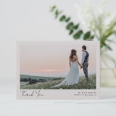 Beige minimalist 2 Fotokalligrafie bruiloft Bedankkaart (Staand voorkant)