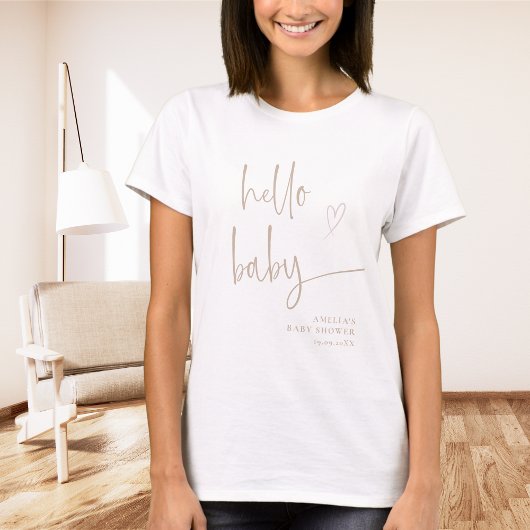 Beige minimalistisch script mama om Baby shower te T-shirt
