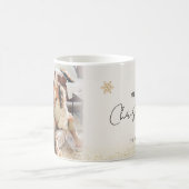 Beige minimalistische vrolijke kerstfoto koffiemok (Center)