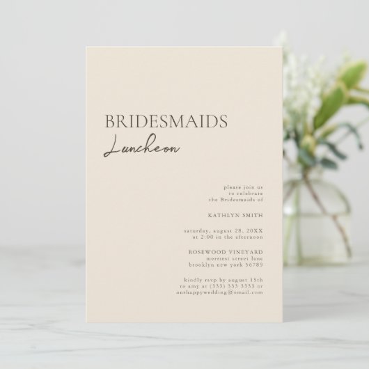 Beige Modern Whimsical Script Bruidsmeisjes Lunche Kaart (Staand voorkant)