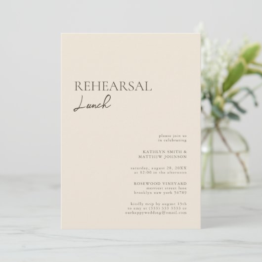 Beige Modern Whimsical Script repetitielunch Kaart (Staand voorkant)