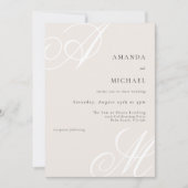 Beige Moderne Elegante Minimale Monogram Bruiloft Kaart (Voorkant)