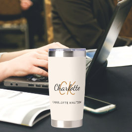 Beige monogram initialen naam eenvoudig geïsoleerde drinkbeker