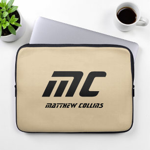Beige Monogram Minimalistische Naam Zwarte Tekst v Laptop Sleeve