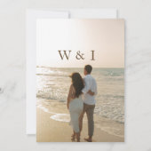 Beige Pastel Wilde Bloem Monogram Foto Kaart (Achterkant)