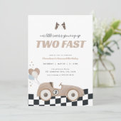 Beige Raceauto Twee Snel Tweede Verjaardagsuitnodi Kaart (Staand voorkant)