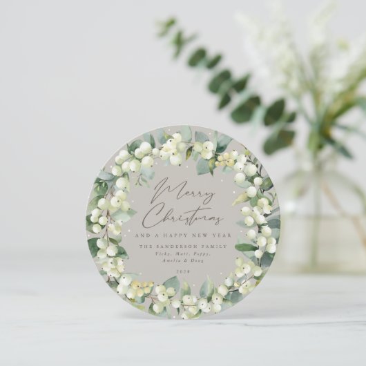 Beige Round Snowberry+Eucalyptus Christmas Wreath Feestdagenkaart (Staand voorkant)