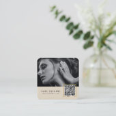 Beige scannable barcode QR code foto Vierkante Visitekaartje (Staand voorkant)