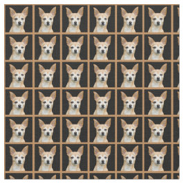 Beige schilderd chihuahua op zwarte achtergrond stof