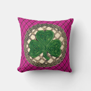 Beige Shamrock Celtic Knols on roze geplakt Kussen
