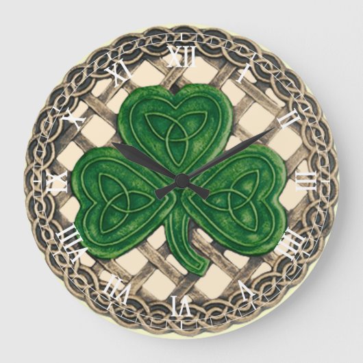 Beige Shamrock &Celtic Knots Roman Numeral Clock Grote Klok (Voorkant)