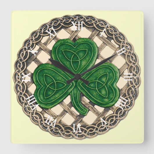 Beige Shamrock & Keltische knopen Klok met Romeins (Voorkant)