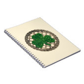 Beige Shamrock Op Keltische Knopen Spiraal Notitie Notitieboek (Rechterzijde)