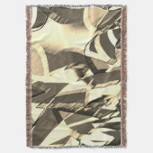 Beige strekt op een bruin, drizzled afbeelding deken (Voorkant Verticaal)