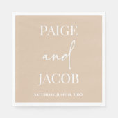 Beige Tan Minimalistische Aangepaste Namen Bruilof Servet (Voorkant)
