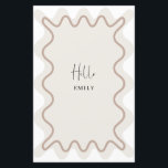 Beige Taupe Wavy Border menukaart met naam<br><div class="desc">Deze moderne menukaart is ontworpen om te coördineren met ons Wavy Border Collectie en is voorzien van de trendy & populaire golvende rand in beige kleur op een witte achtergrond. Als u de aandacht van uw gast wilt trekken met een pop kleur op uw trendy uitnodiging, is deze suite perfect...</div>