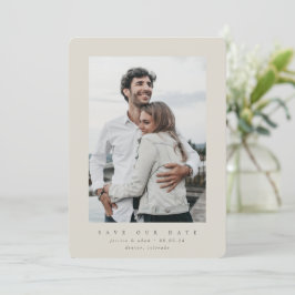 Beige Ultra Minimal sparen de datum aankondiging