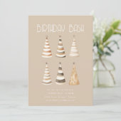 Beige Verjaardagsdiner met Petten Kaart (Staand voorkant)