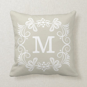 Beige White Custom Monogram Decorative Kussen