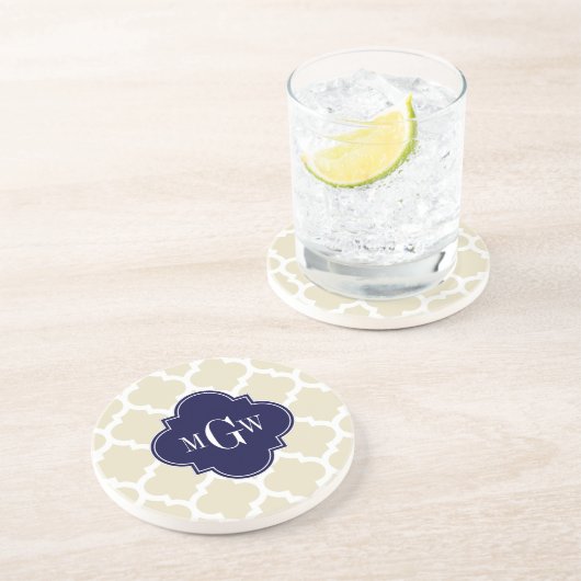 Beige, White Moroccan #5 Navy 3 Initiaal Monogram Zandsteen Onderzetter (Zijkant)