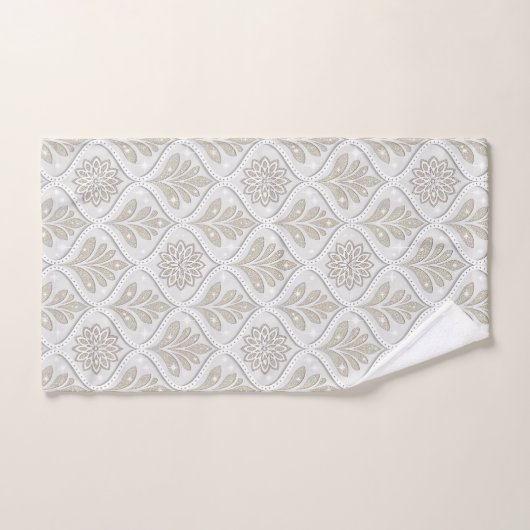 Beige & White Sparkling Quatrefoil Pattern Bad Handdoek (Handdoek)