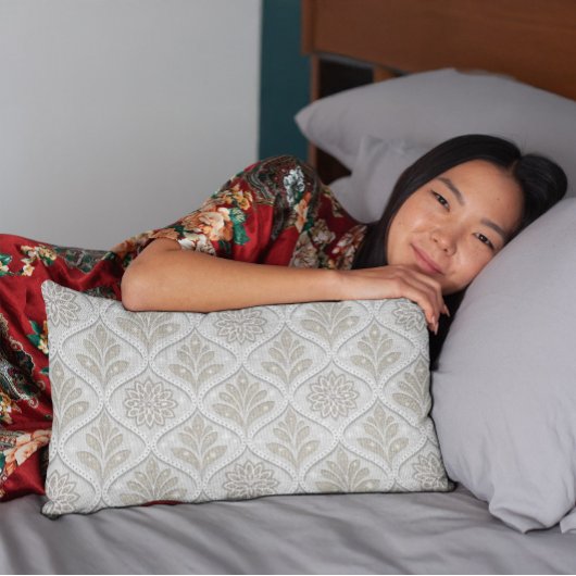 Beige & White Sparkling Quatrefoil Pattern Kussensloop