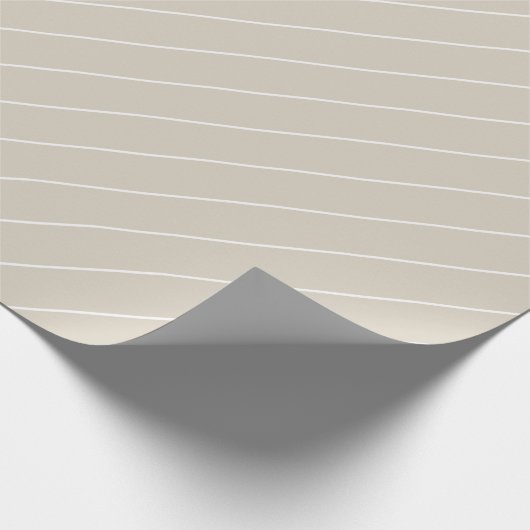 Beige White Thin Diagonal Stripes Pattern Cadeaupapier (Hoek)