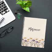 Beige wilde bloemen geel aangepaste naam script notitieboek